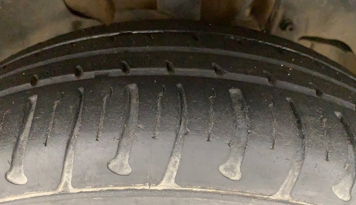 2018 Tata Tiago XZ PETROL, Petrol, Manual, 37,357 km, Right Front Tyre Tread