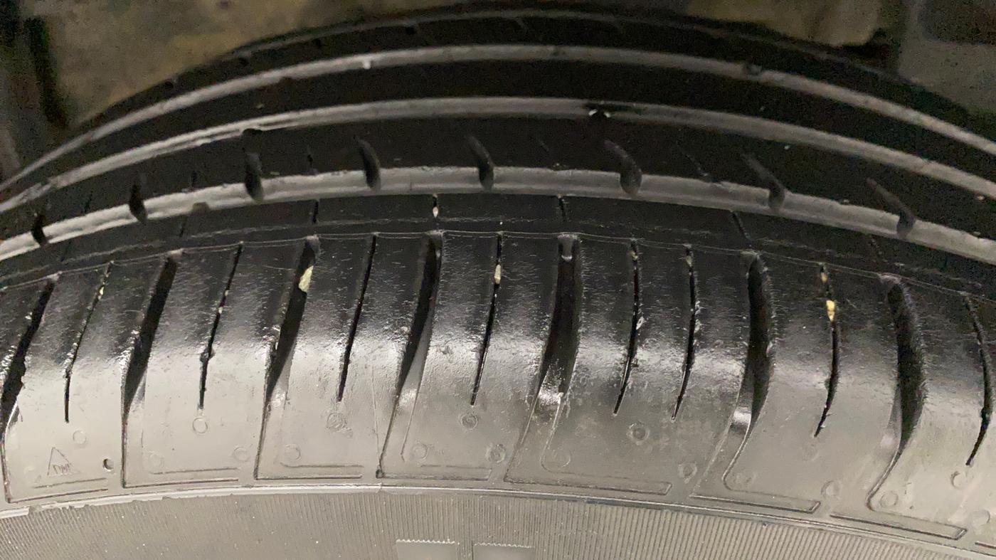2020 Renault Duster RXS 1.3 TURBO PETROL CVT, Petrol, Automatic, 49,264 km, Left Rear Tyre Tread