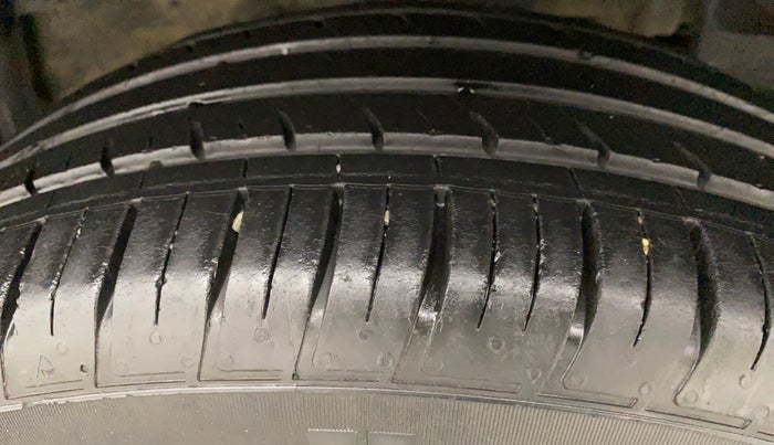 2020 Renault Duster RXS 1.3 TURBO PETROL CVT, Petrol, Automatic, 49,264 km, Left Rear Tyre Tread