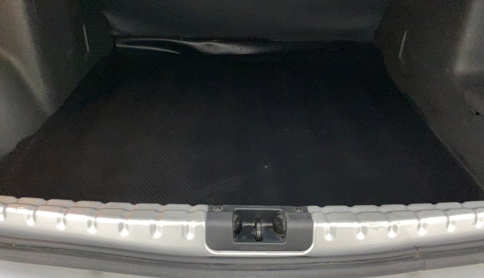 2020 Renault Duster RXS 1.3 TURBO PETROL CVT, Petrol, Automatic, 49,264 km, Boot Inside