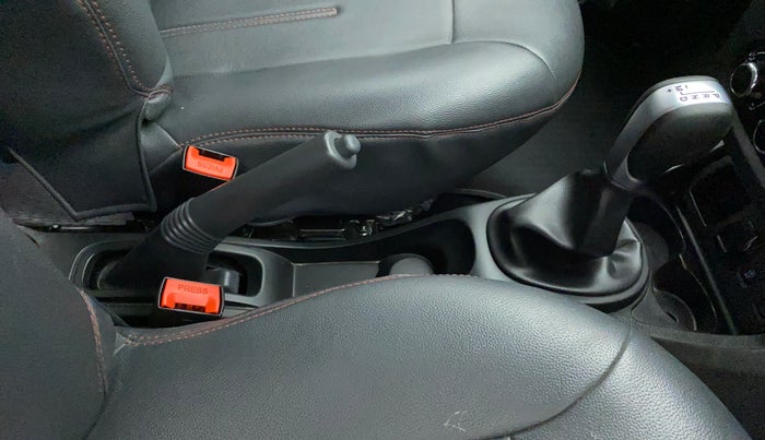2020 Renault Duster RXS 1.3 TURBO PETROL CVT, Petrol, Automatic, 49,264 km, Gear Lever