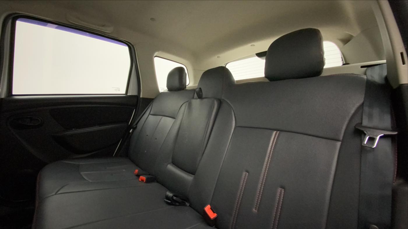 2020 Renault Duster RXS 1.3 TURBO PETROL CVT, Petrol, Automatic, 49,264 km, Right Side Rear Door Cabin