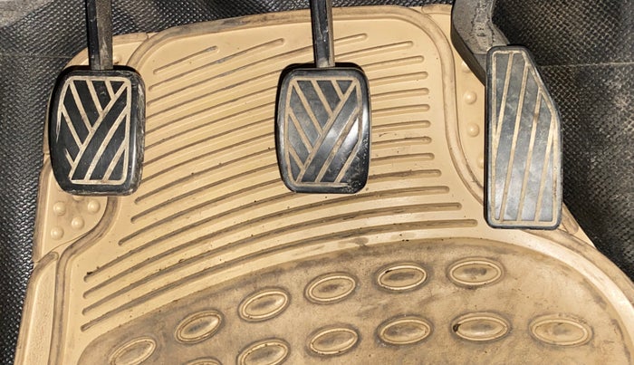 2014 Maruti Celerio VXI, Petrol, Manual, 77,796 km, Pedals