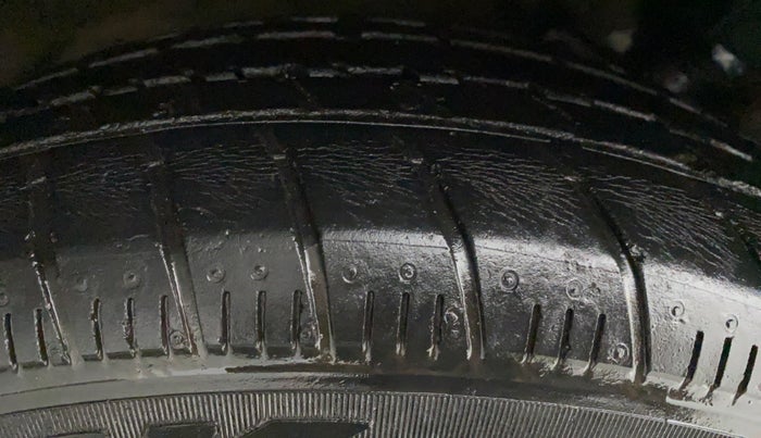 2014 Maruti Celerio VXI, Petrol, Manual, 77,796 km, Right Rear Tyre Tread