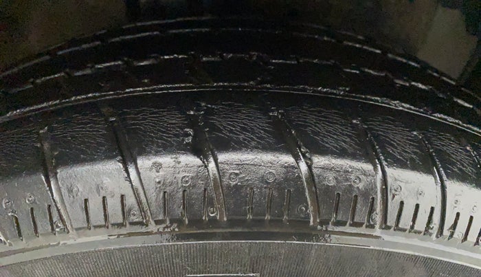 2014 Maruti Celerio VXI, Petrol, Manual, 77,796 km, Right Front Tyre Tread