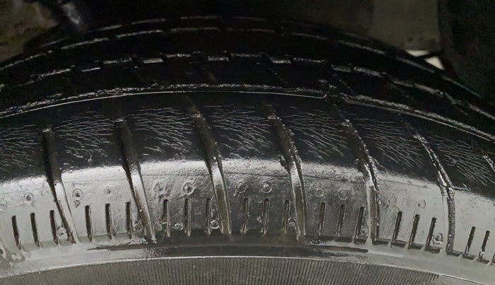 2014 Maruti Celerio VXI, Petrol, Manual, 77,796 km, Left Front Tyre Tread