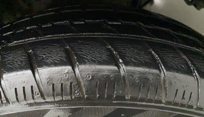 2014 Maruti Celerio VXI, Petrol, Manual, 77,796 km, Left Rear Tyre Tread
