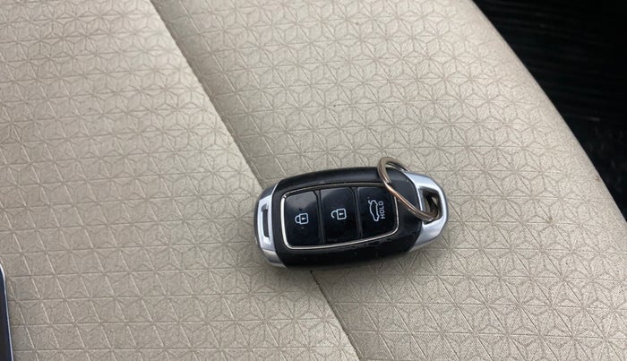 2018 Hyundai Verna 1.6 VTVT SX + AT, Petrol, Automatic, 88,284 km, Key Close Up