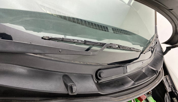 2014 Maruti Wagon R 1.0 VXI, Petrol, Manual, 45,260 km, Front windshield - Noise From Wiper System