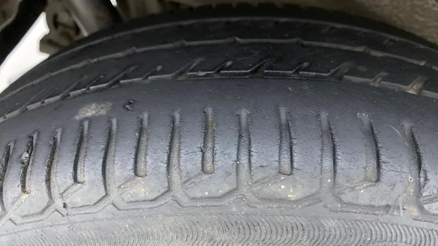 2014 Maruti Wagon R 1.0 VXI, Petrol, Manual, 45,260 km, Right Rear Tyre Tread