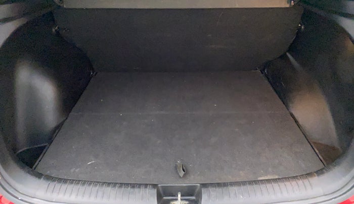 2015 Hyundai Creta 1.6 SX PLUS DIESEL, Diesel, Manual, 68,211 km, Boot Inside