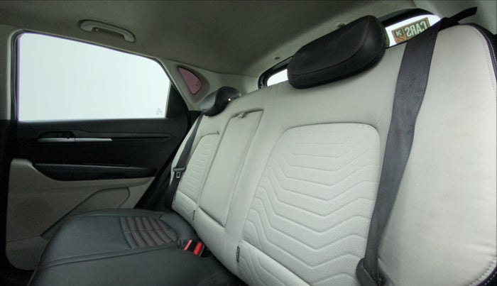 2021 KIA SONET HTX 1.0 IMT, Petrol, Manual, 13,676 km, Right Side Rear Door Cabin