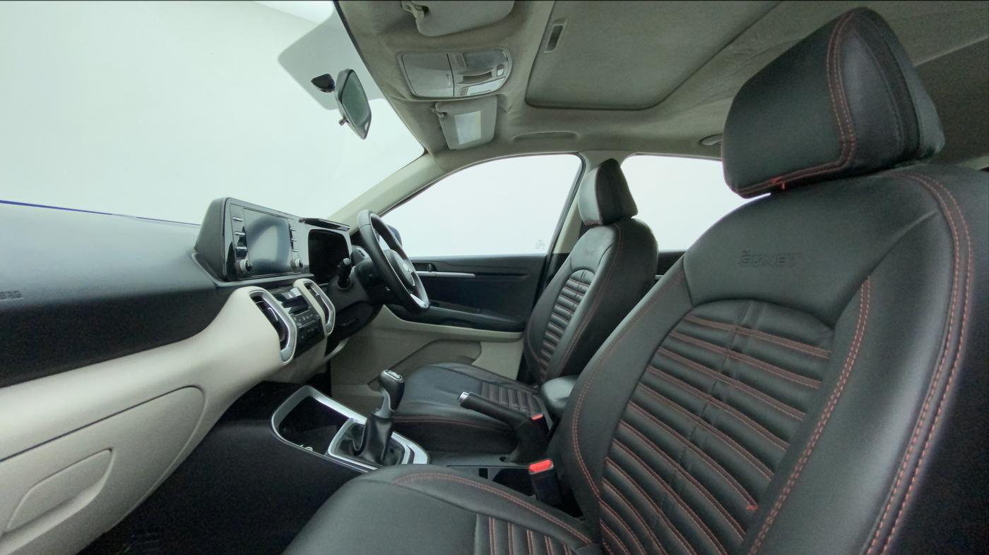 2021 KIA SONET HTX 1.0 IMT, Petrol, Manual, 13,676 km, Right Side Front Door Cabin