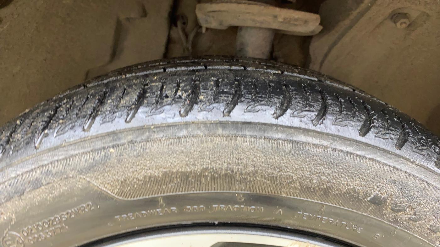 2020 Tata ALTROZ XZ PETROL, Petrol, Manual, 48,191 km, Right Front Tyre Tread