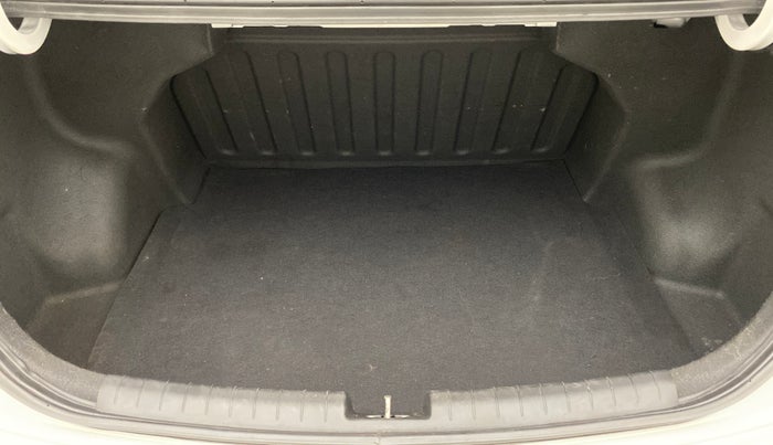 2017 Hyundai Xcent SX 1.2, Petrol, Manual, 73,393 km, Boot Inside