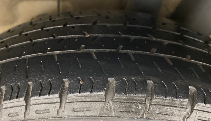 2017 Hyundai Xcent SX 1.2, Petrol, Manual, 73,393 km, Left Rear Tyre Tread