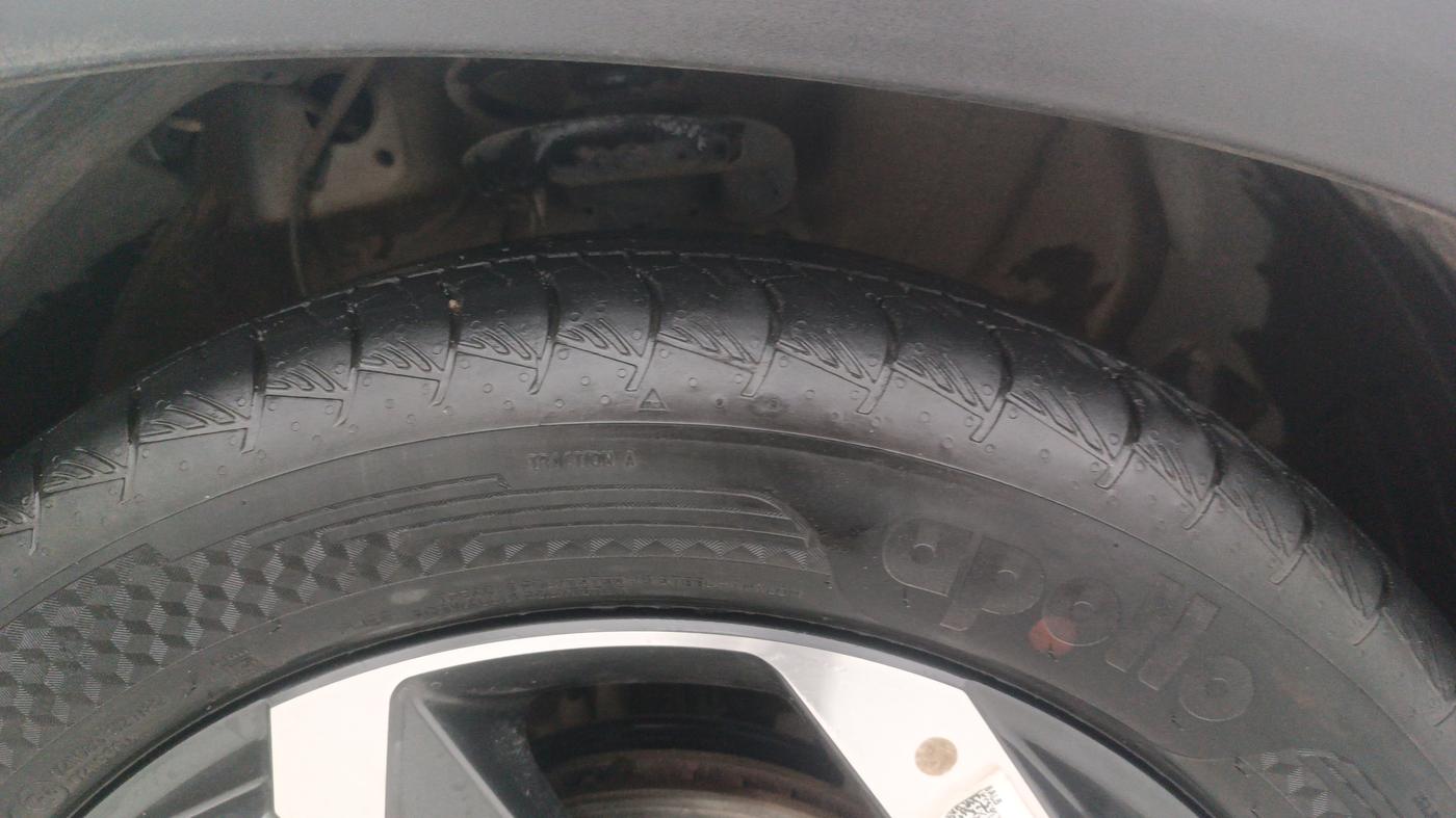 2021 Hyundai ALCAZAR 2.0 SIGNATURE (O) AT 6STR, Petrol, Automatic, 22,177 km, Right Front Tyre Tread