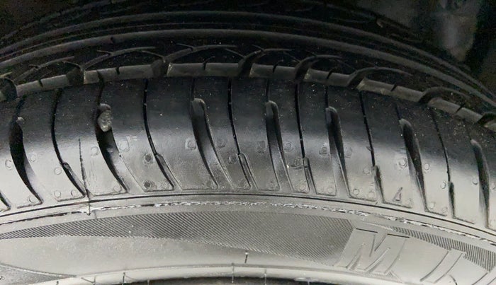 2010 Honda City S MT PETROL, Petrol, Manual, 1,13,701 km, Right Front Tyre Tread