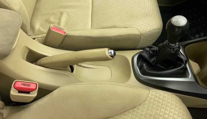 2010 Honda City S MT PETROL, Petrol, Manual, 1,13,701 km, Gear Lever