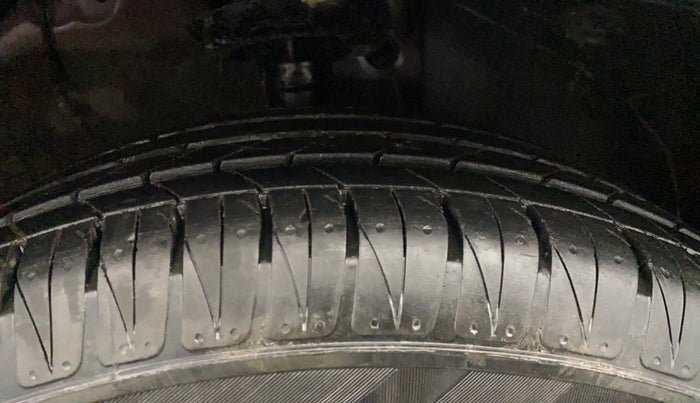 2025 KIA SONET 	 HTX 1.0 TURBO DCT, Petrol, Automatic, 6,189 km, Right Front Tyre Tread