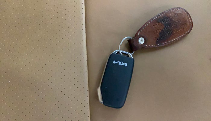 2025 KIA SONET 	 HTX 1.0 TURBO DCT, Petrol, Automatic, 6,189 km, Key Close Up