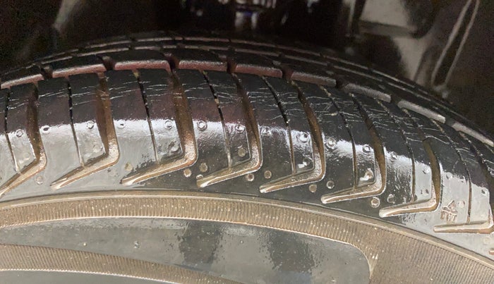 2018 Datsun Redi Go S 1.0 AMT, Petrol, Automatic, 15,233 km, Right Front Tyre Tread