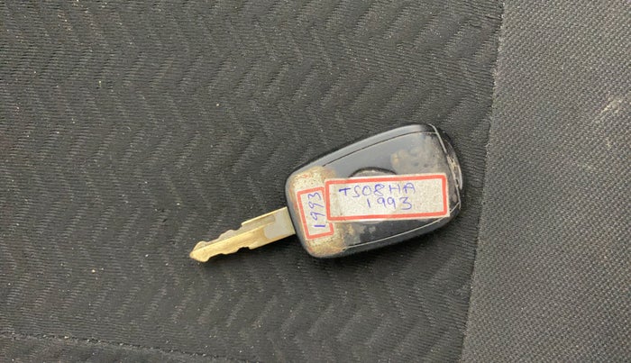 2018 Datsun Redi Go S 1.0 AMT, Petrol, Automatic, 15,233 km, Key Close Up