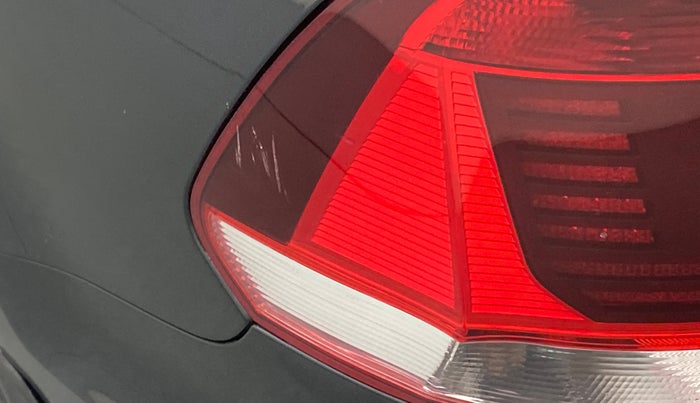 2016 Volkswagen Vento HIGHLINE PLUS 1.2 AT 16 ALLOY, Petrol, Automatic, 94,675 km, Left tail light - Minor scratches