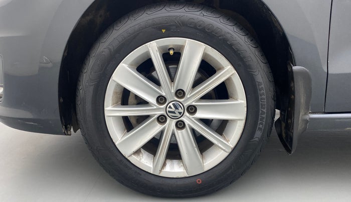 2016 Volkswagen Vento HIGHLINE PLUS 1.2 AT 16 ALLOY, Petrol, Automatic, 94,675 km, Left Front Wheel