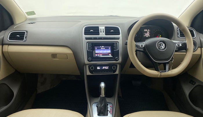 2016 Volkswagen Vento HIGHLINE PLUS 1.2 AT 16 ALLOY, Petrol, Automatic, 94,675 km, Dashboard