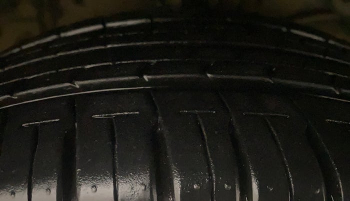 2016 Maruti Baleno DELTA CVT PETROL 1.2, Petrol, Automatic, 49,656 km, Right Front Tyre Tread