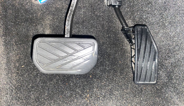 2016 Maruti Baleno DELTA CVT PETROL 1.2, Petrol, Automatic, 49,656 km, Pedals