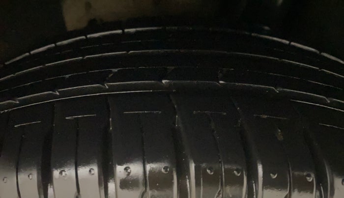 2016 Maruti Baleno DELTA CVT PETROL 1.2, Petrol, Automatic, 49,656 km, Left Rear Tyre Tread