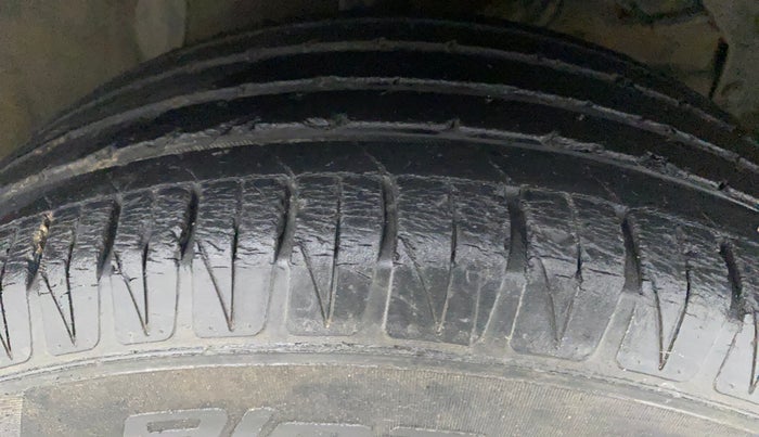 2016 Maruti Vitara Brezza ZDI, Diesel, Manual, 43,471 km, Right Front Tyre Tread