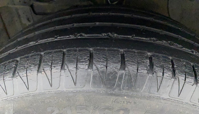 2016 Maruti Vitara Brezza ZDI, Diesel, Manual, 43,471 km, Left Front Tyre Tread
