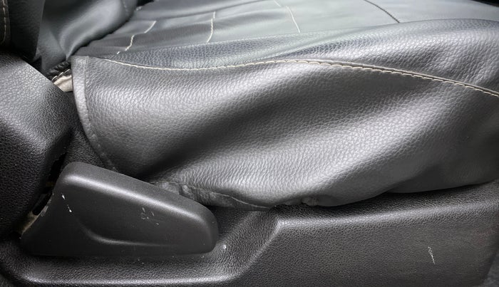 2017 Renault Kwid RXT 1.0 EASY-R AT OPTION, Petrol, Automatic, 41,069 km, Driver Side Adjustment Panel