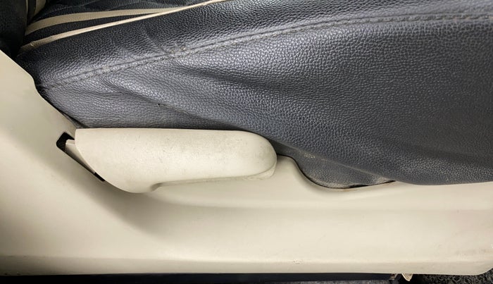 2018 Maruti Celerio VXI CNG D, CNG, Manual, 79,967 km, Driver Side Adjustment Panel