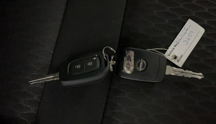2021 Nissan MAGNITE XL, Petrol, Manual, 20,293 km, Key Close Up