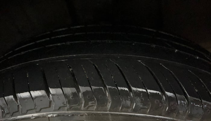 2021 Nissan MAGNITE XL, Petrol, Manual, 20,293 km, Left Rear Tyre Tread