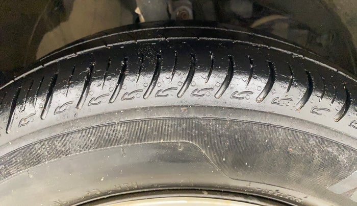 2021 Maruti Baleno DELTA PETROL 1.2, Petrol, Manual, 38,370 km, Right Front Tyre Tread