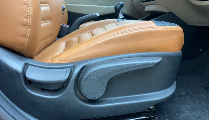 2018 Hyundai Verna 1.6 VTVT SX, Petrol, Manual, 31,578 km, Driver Side Adjustment Panel