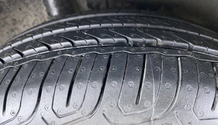 2011 Honda City V MT PETROL, Petrol, Manual, 77,829 km, Right Rear Tyre Tread