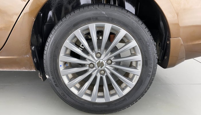 2016 Maruti Ciaz ZDI+ SHVS, Diesel, Manual, 27,465 km, Left Rear Wheel