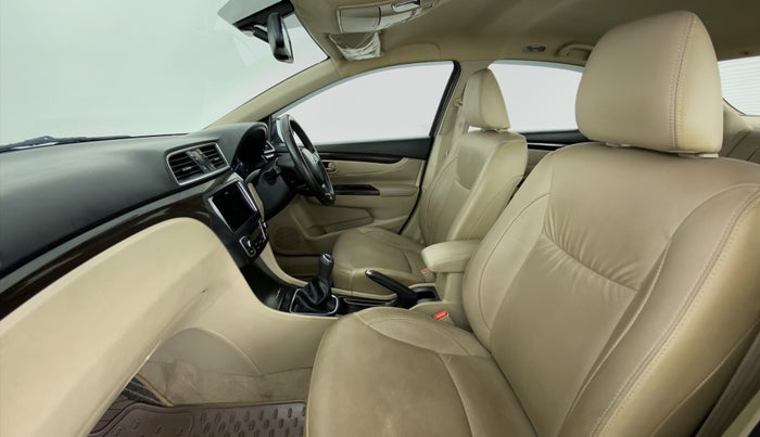 2016 Maruti Ciaz ZDI+ SHVS, Diesel, Manual, 27,465 km, Right Side Front Door Cabin