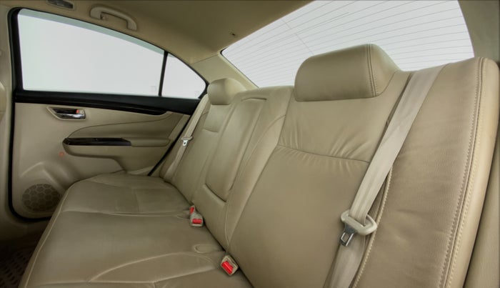 2016 Maruti Ciaz ZDI+ SHVS, Diesel, Manual, 27,465 km, Right Side Rear Door Cabin