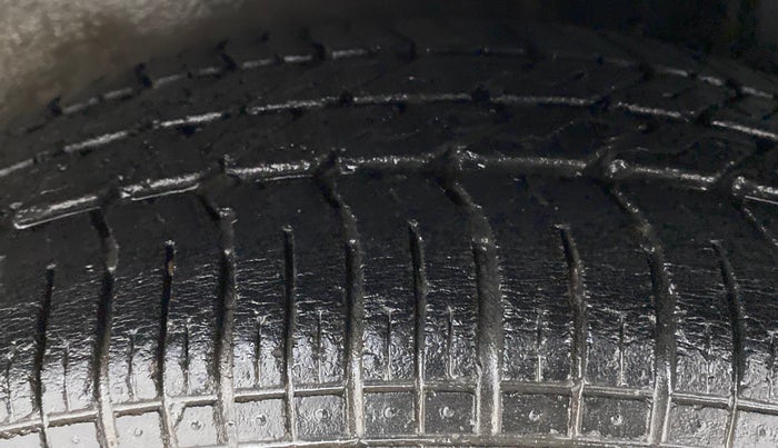 2012 Maruti Ritz VXI, Petrol, Manual, 47,366 km, Left Rear Tyre Tread