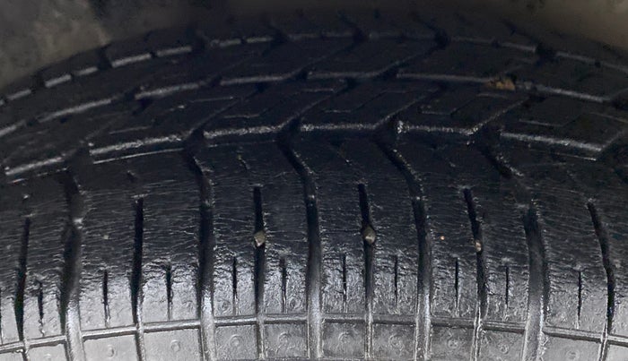 2012 Maruti Ritz VXI, Petrol, Manual, 47,366 km, Right Rear Tyre Tread