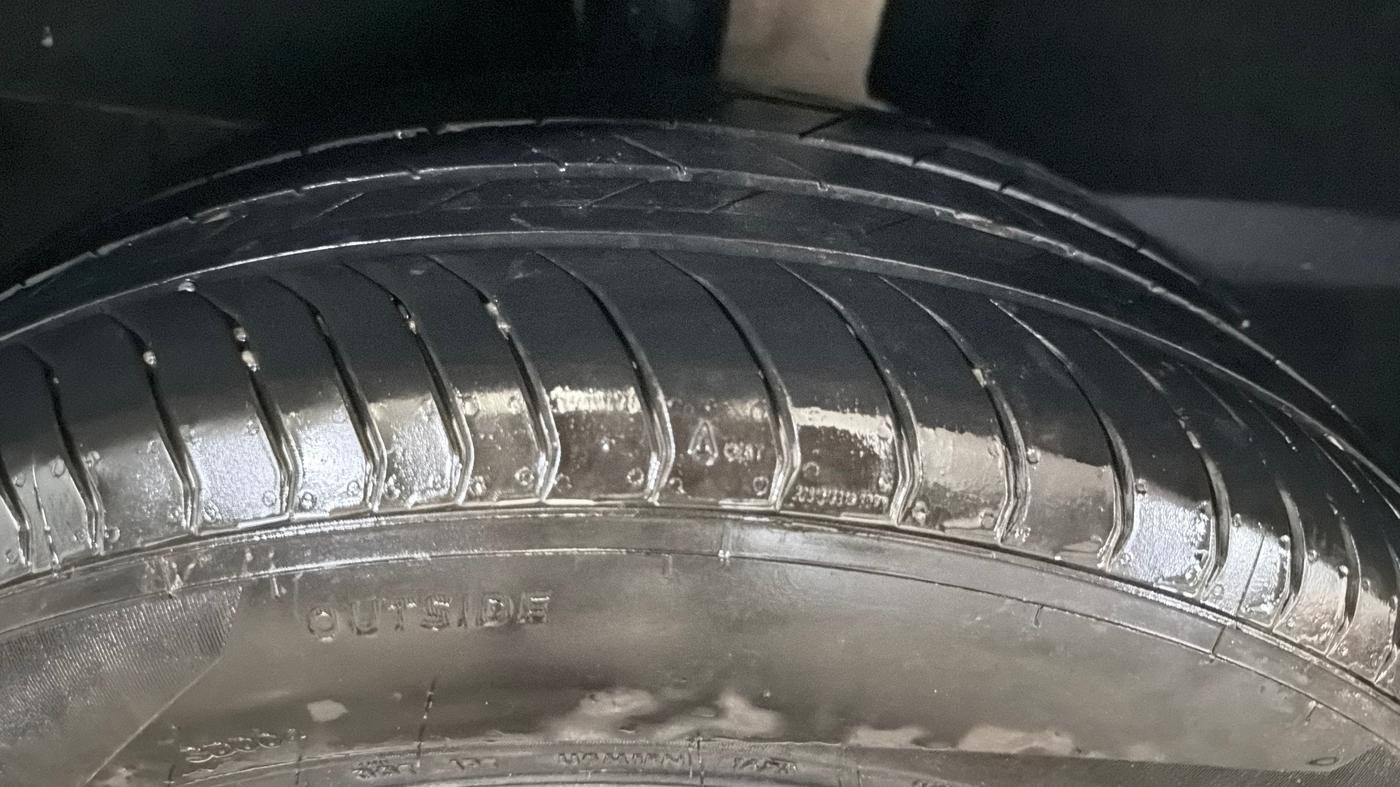 2023 MG ASTOR STYLE 1.5 MT, Petrol, Manual, 37,244 km, Right Rear Tyre Tread