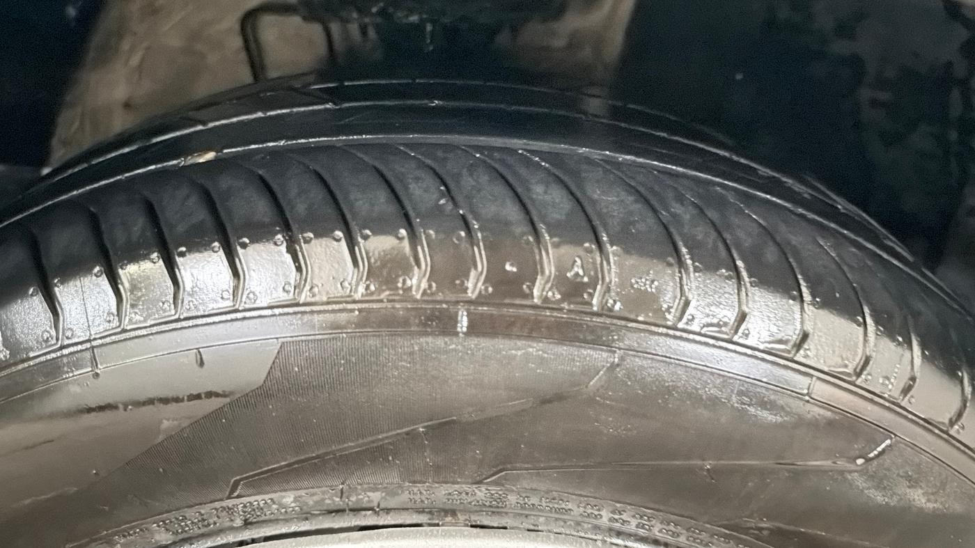 2023 MG ASTOR STYLE 1.5 MT, Petrol, Manual, 37,244 km, Right Front Tyre Tread