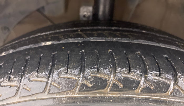 2017 Maruti Baleno SIGMA PETROL 1.2, Petrol, Manual, 70,194 km, Left Front Tyre Tread